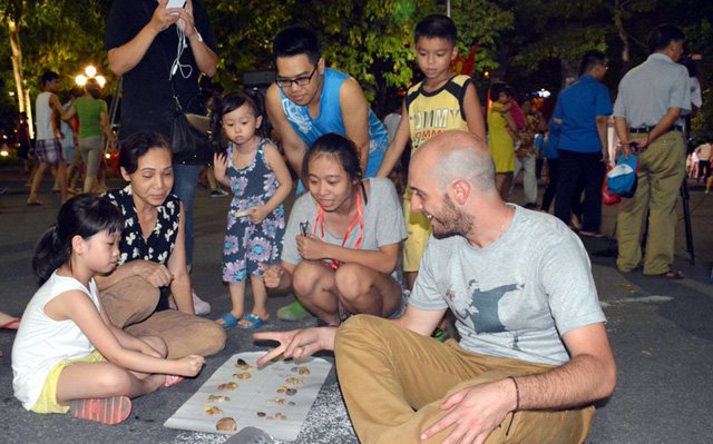 Triển khai phố đi bộ quanh Hồ Gươm là một trong những bước đi quan trọng của Hà Nội để phát triển du lịch.